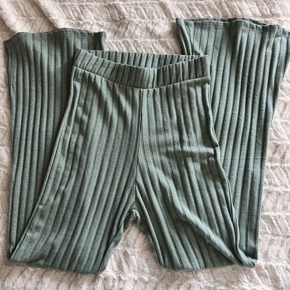 Green Ribbed Lounge Set - Picture 4 of 4